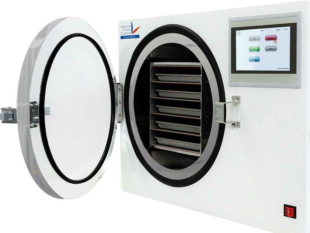 Program the Xiros Mikro Freeze Dryer with ease using the intuitive touchscreen interface